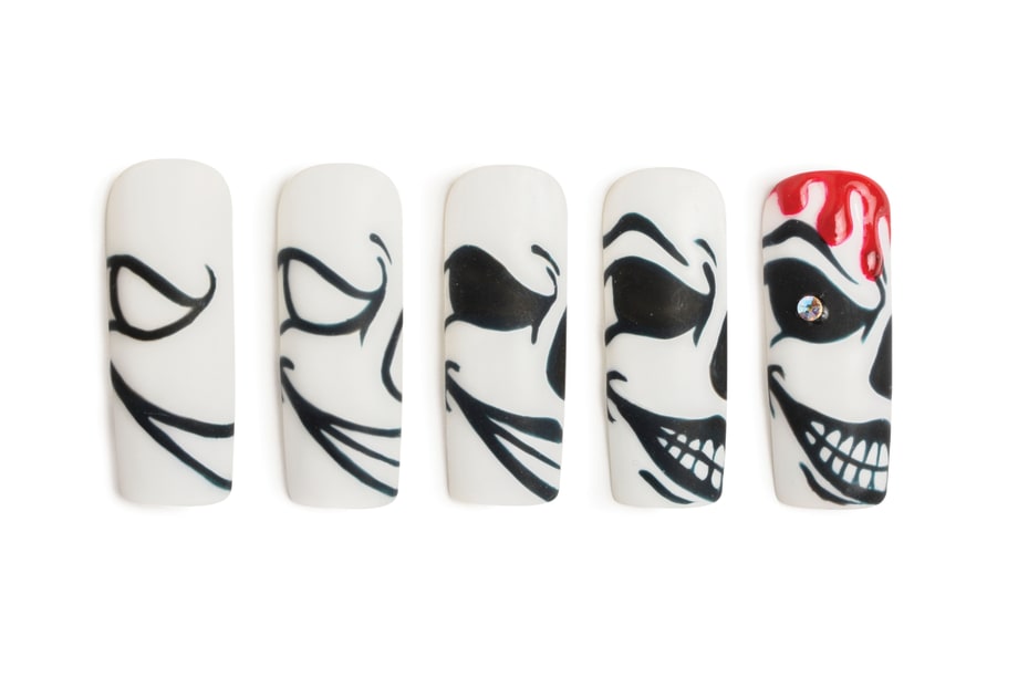 Nail Art Studio: Bloody Buddy