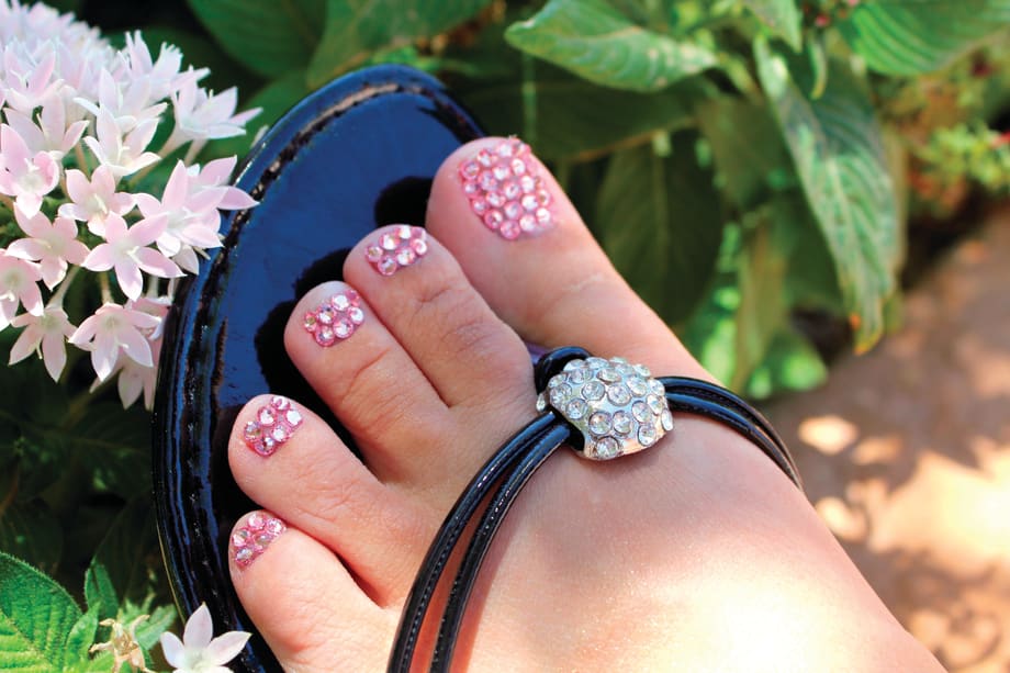 3 Ways to Bling Out Nails