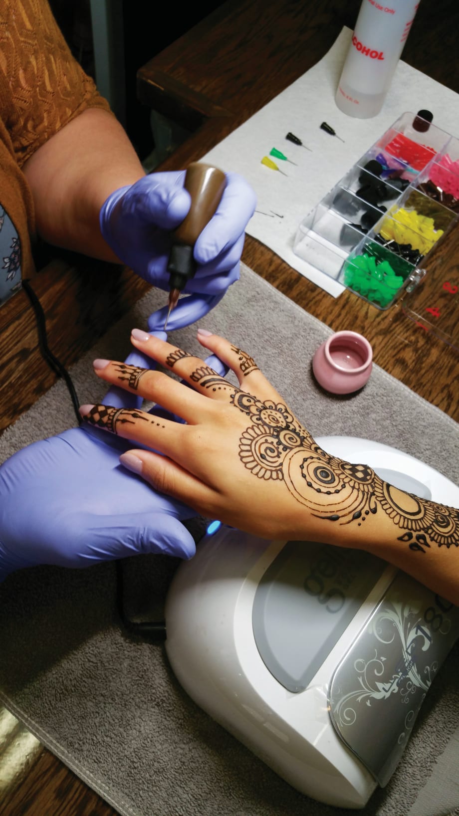 Henna Services Give Nail Salon a Unique Twist