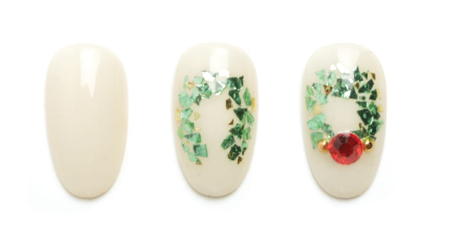 Nail Art Studio: Holiday Wreath