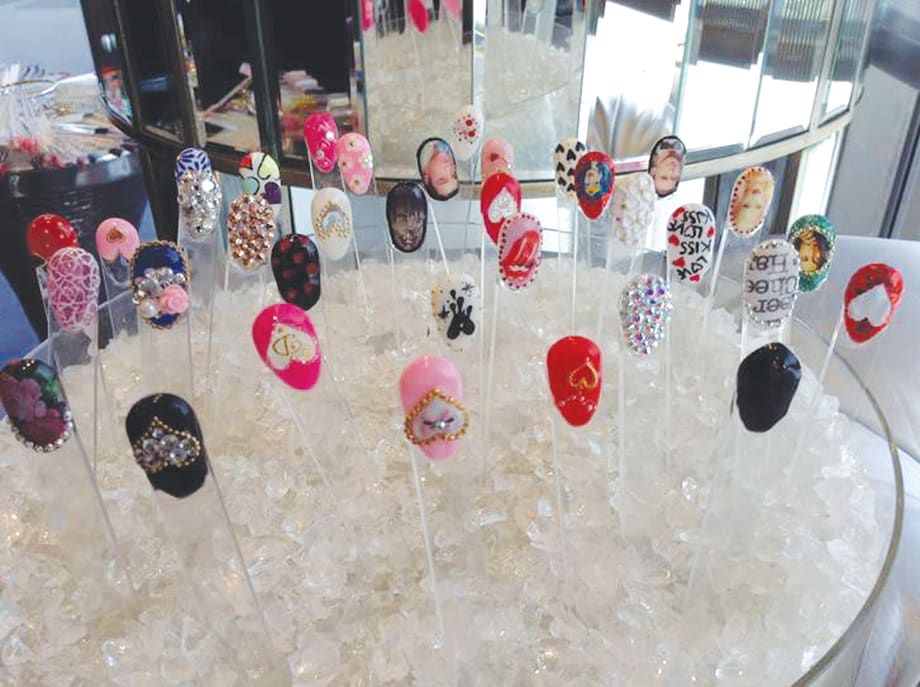 Show [Us] Your…Clever Nail Art Displays