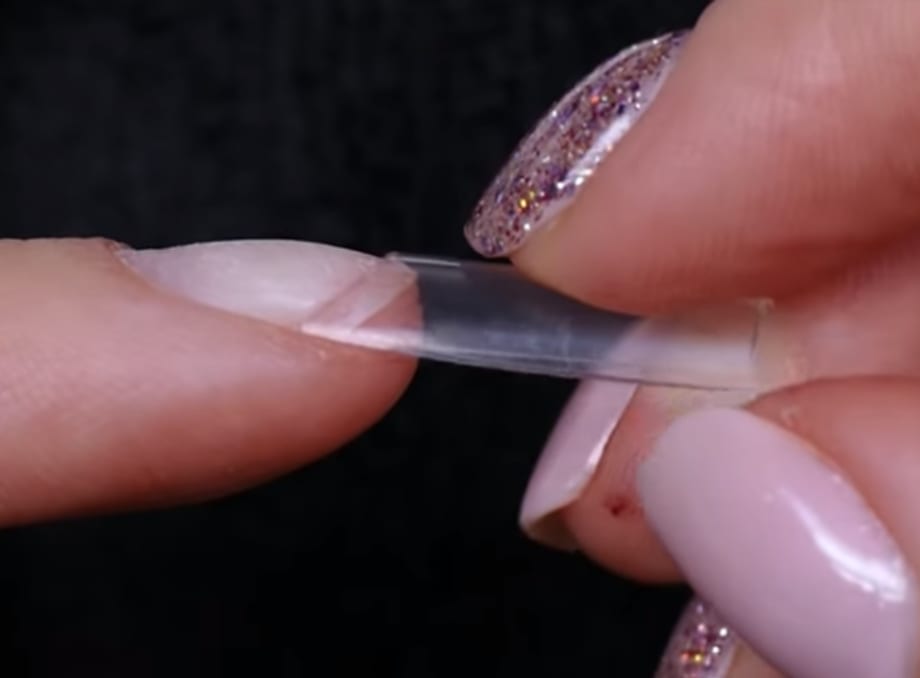How to Use Nail Tips
