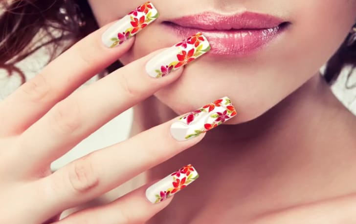 Floral Nails Over a French Twist: The Power of Flower (Nails 21)