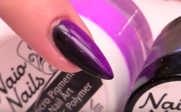 How to Sculpt a Vertical Ombre Almond-Shaped Nail