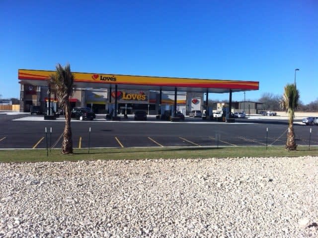 Love’s Travel Stop opens in Natalia, Texas