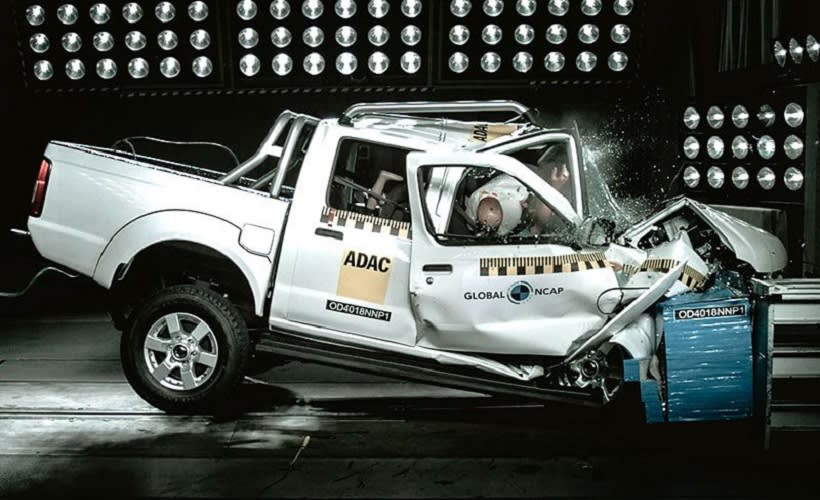 Nissan's NP300 Pickup Fails Safety Test