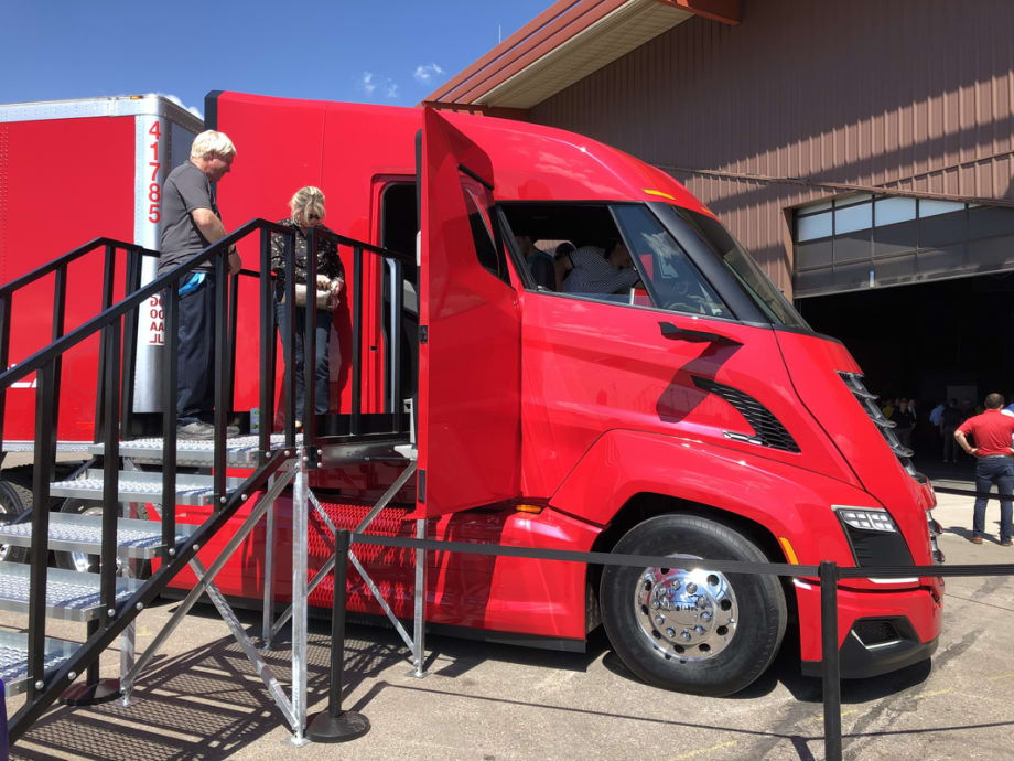 What’s Behind the Grille of the New Nikola Hydrogen-Electric Truck