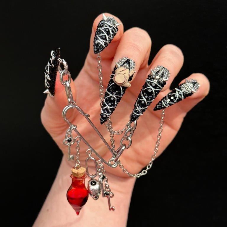 NTNA Challenge 4: Embellishments—Go Big or Go Home