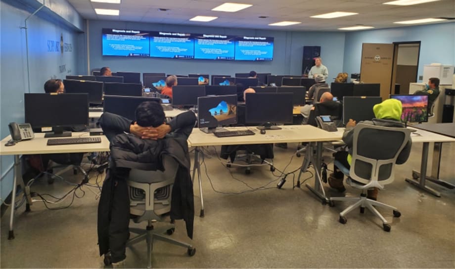 GM Conducts Electric Vehicle Training for NYC Mechanics