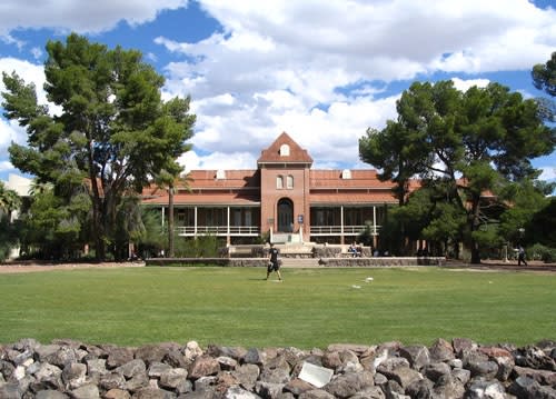 Web Extra: Streetcar project adds to U of Arizona's transit options