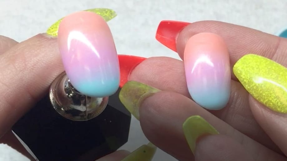 How to Create Ombre Nails with a Comb Brush + Color Theory