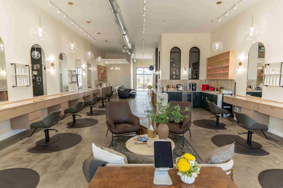 A Modern, Luxury, Homey Vibe in Eastern Iowa
