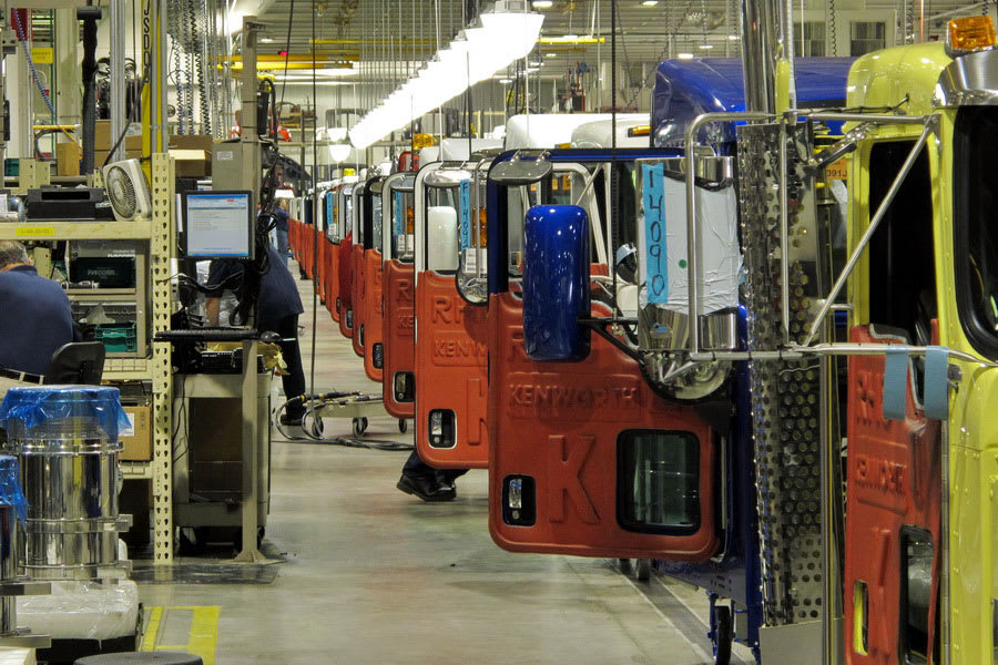 Vehicle Makers Extend Production Downtime at North American Factories