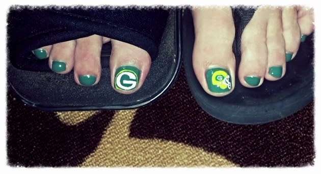 Fanicure: Super Bowl-Inspired Nails