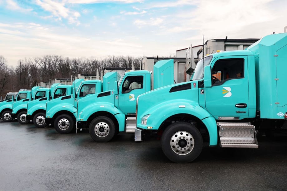 PacLease trucks powered by Cummins X15N.