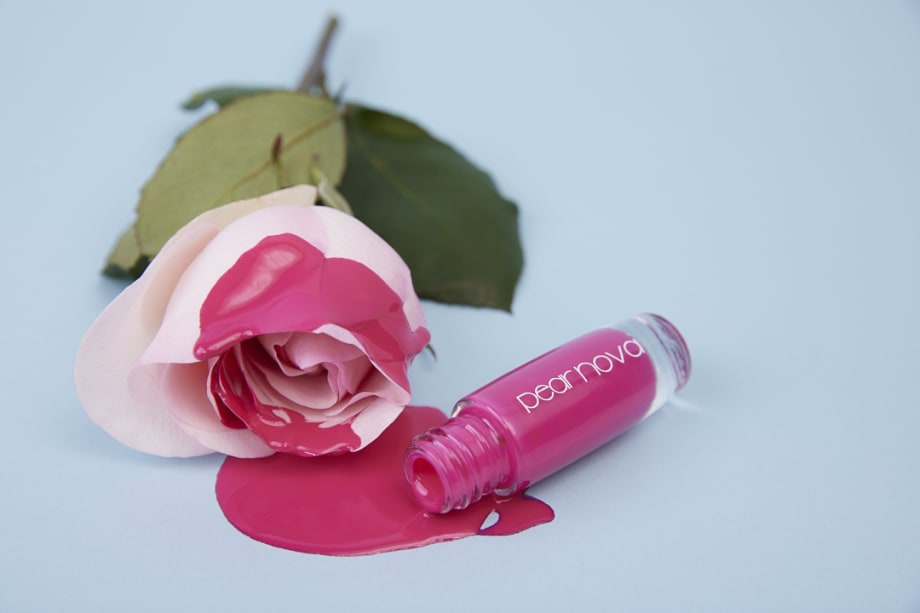 Trend Alert: Neon Nail Colors to Perfect Your Barbiecore Aesthetic
