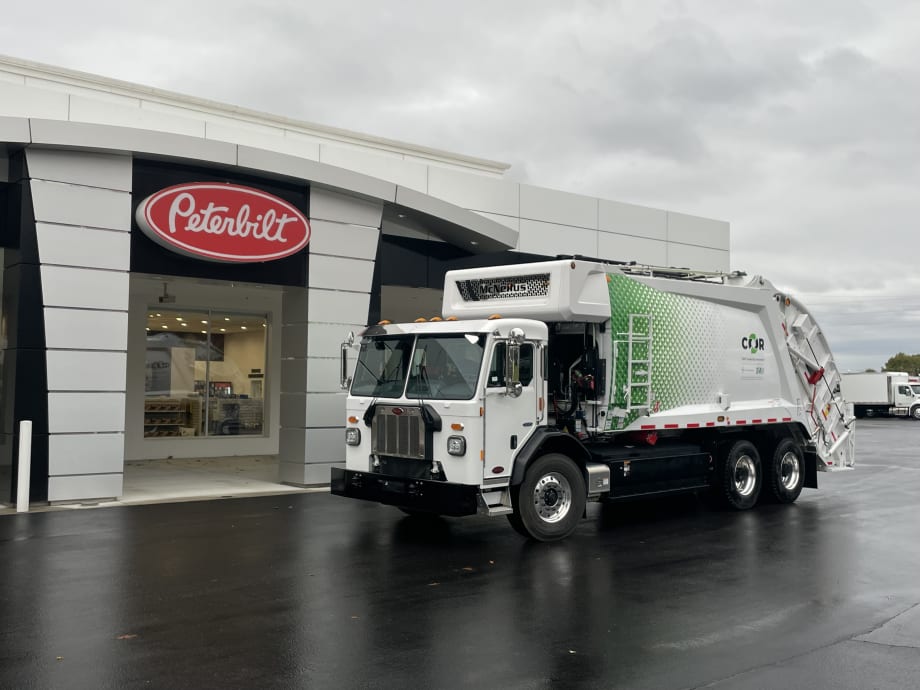 Oregon City Adds Zero-Emissions Refuse Vehicle to Fleet