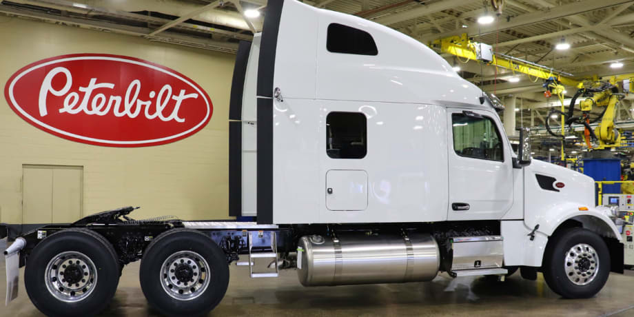 Peterbilt Offers UltraLoft Sleeper on Model 567 