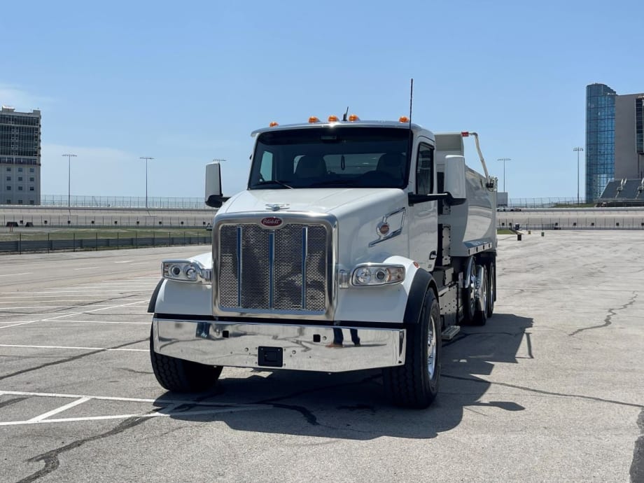 Peterbilt Model 567EV.