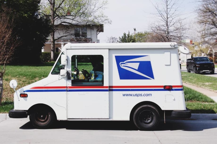 Bill To Electrify Mail Trucks Unveiled