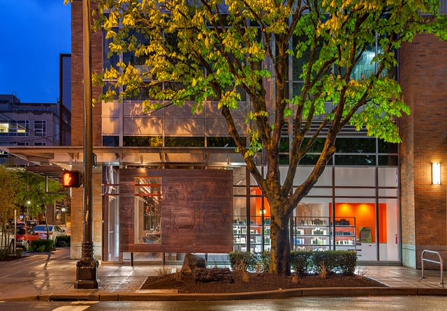 SALON TOUR: Gary Manuel South Lake