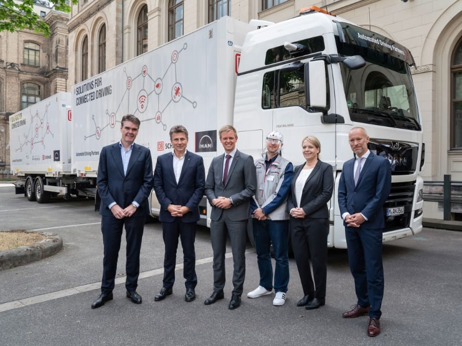 Truck Platooning Pilot in Germany Deemed Runaway Success