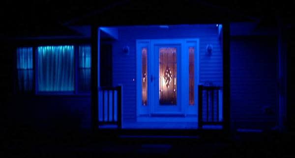 Blue Porch Lights Show Support for Wounded Officer in California