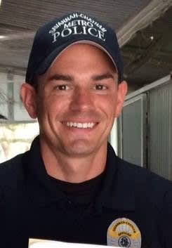 Savannah Officer Rescues People from Burning Home