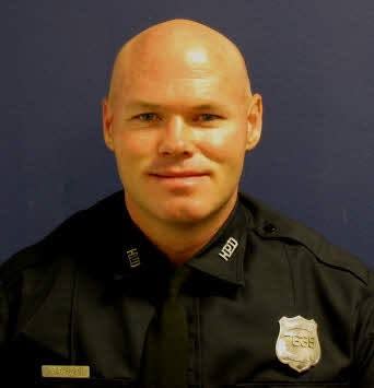 Houston Officer Dies After Collapsing at Station