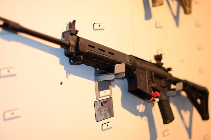 SHOT Show 2013: Smith & Wesson's M&P10 Rifles