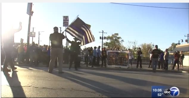 Video: Police Supporters Clash with Black Lives Matter Activists Near Site of Fatal Chicago OIS