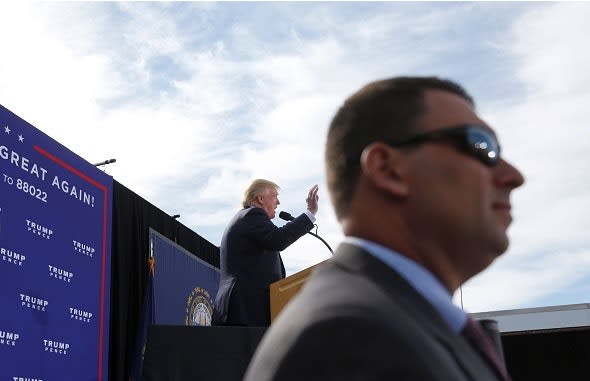 Many Secret Service Agents Work Without Pay