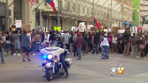 Video: Police Told to Leave Protective Gear Behind Before Dallas Sniper Attack