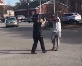 Video: Good Samaritan Helps SC Officer Subdue Resisting Suspect
