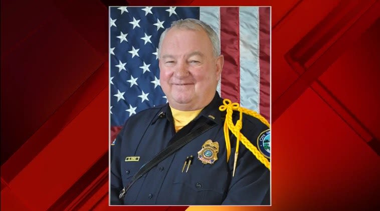 Video: Off-Duty FL Officer Shot in His Driveway