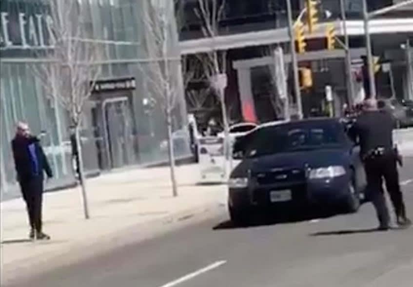 Toronto Officer Praised for Response in Standoff with Van Suspect