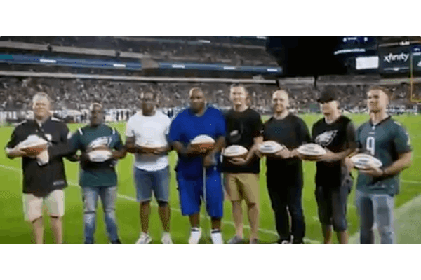 Philadelphia Eagles Honor Police Officers Following Harrowing Standoff