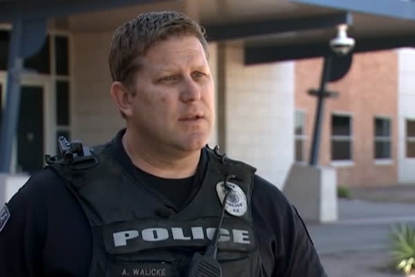 Arizona Officer Purchases Woman's Airplane Ticket Home After Scam