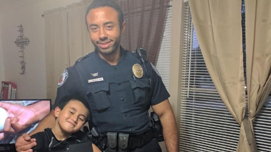 Texas Officer Gives His Own Game Console to Little Boy Who Had His Stolen