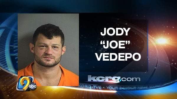 MMA Fighter Sends Iowa Officer to Hospital