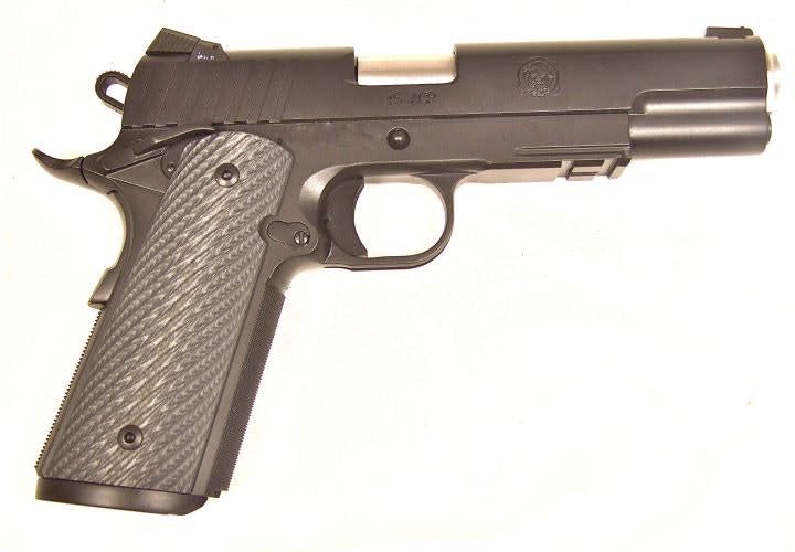 AdeQ Firearms Introduces Vigilum Tactical Pistols