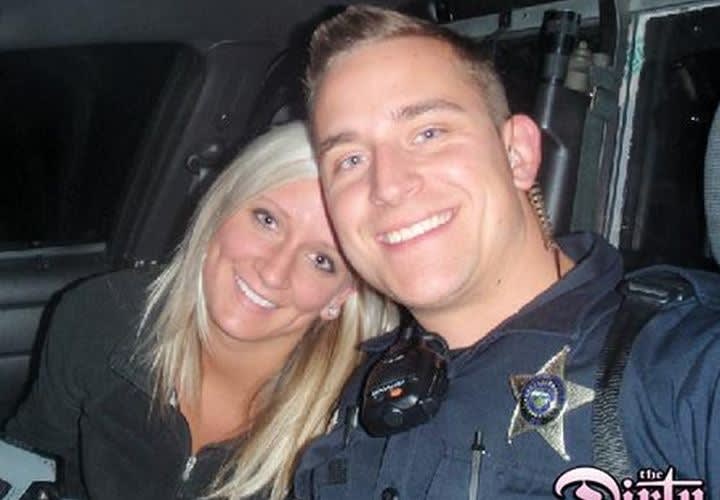 Nude Photos of Ore. Officer Appear Online