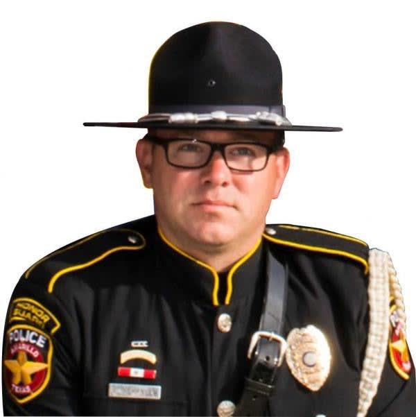 Texas Officer Succumbs to Injuries from 2015 Crash