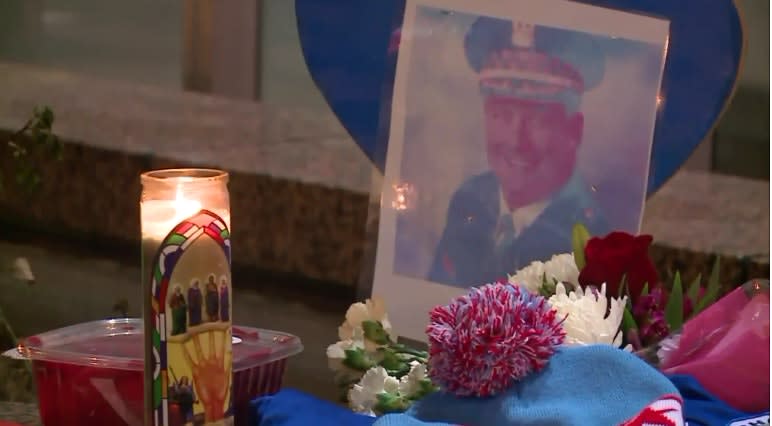 Video: Chicago Mourns Slain Police Commander
