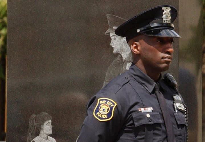 Community Donates to Send Wounded Michigan Officer, Family on Vacation