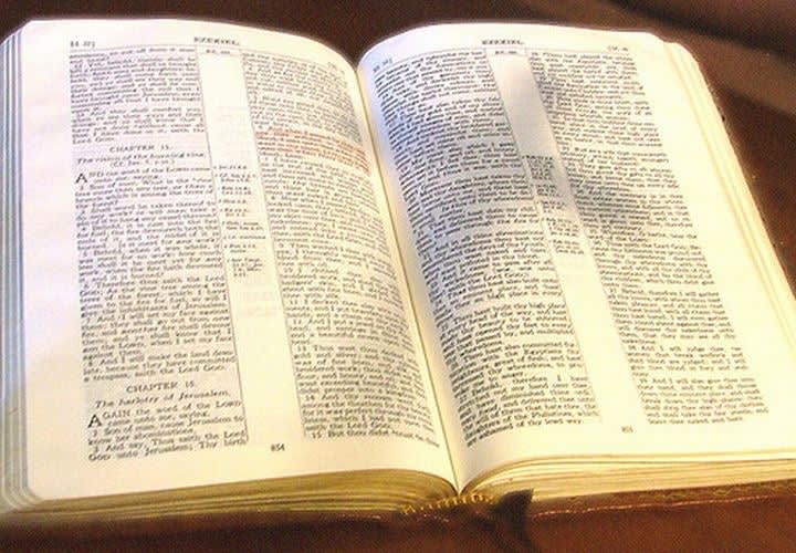 Florida Deputy Suspended For Leaving "Obama Prayer" On Co-Worker's Desk