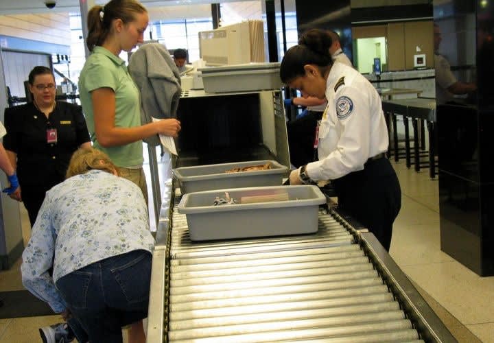 Feds: TSA Screeners Waved Drugs Through LAX