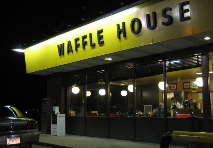 Off-Duty Security Guard Shoots Waffle House Robber