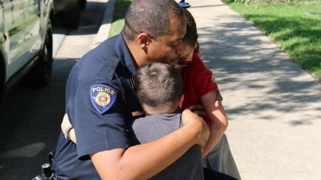 Texas Chief Visits Little Girl Who Sent Allowance to Department After Officer Killed