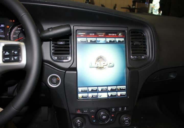 Chrysler Develops Dashboard Screen for LAPD